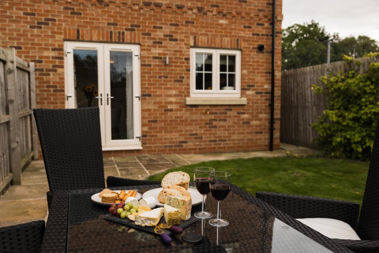 College Court Vila Bedale Exterior foto