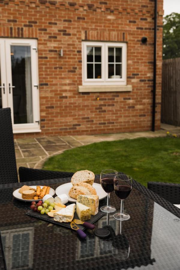 College Court Vila Bedale Exterior foto