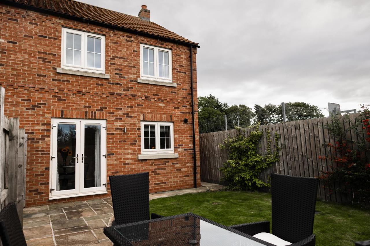 College Court Vila Bedale Exterior foto